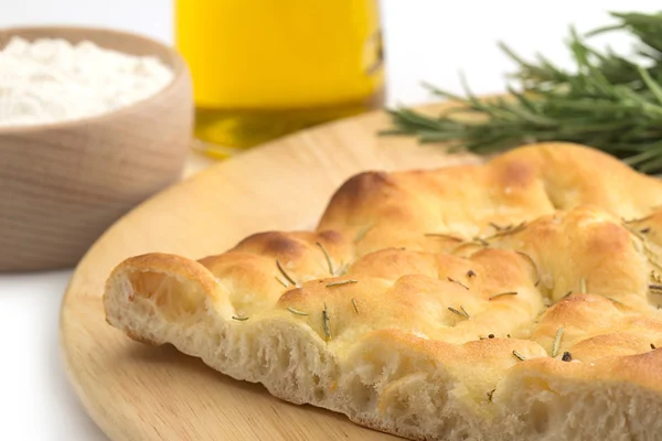 Close-up van een segment van focaccia brood — Stockfoto