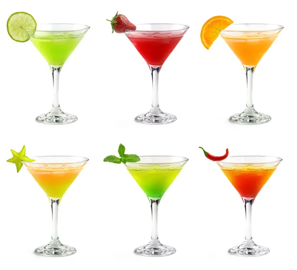 Martini bardaklarda renkli kokteyller kümesi — Stok fotoğraf