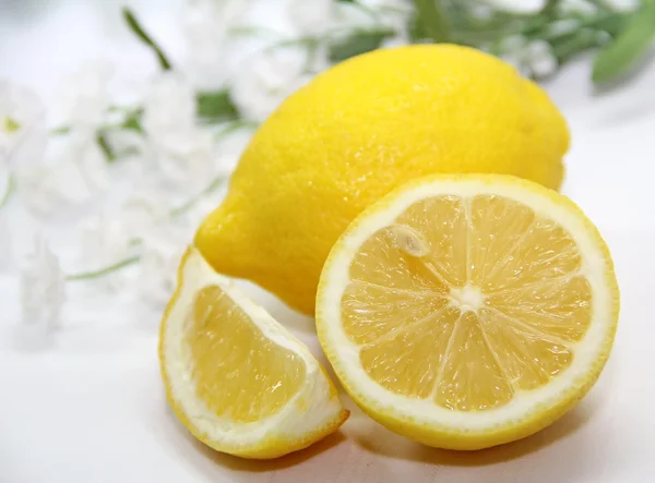 Fresh lemons — Stock Photo, Image