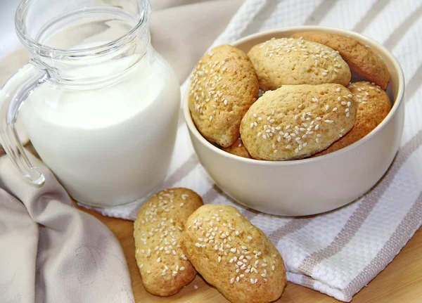 Cookies en melk — Stockfoto