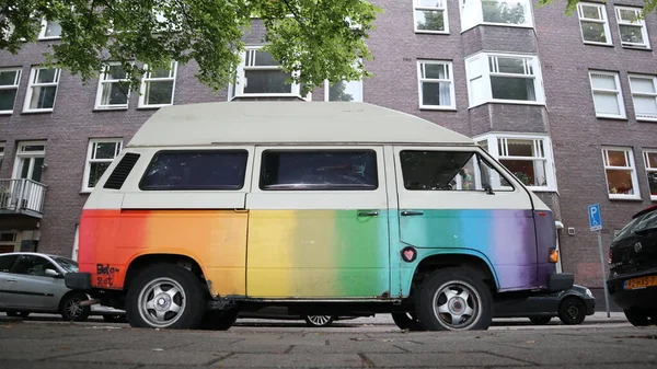 Hippy Cor Arco Íris Minibus Vintage — Fotografia de Stock