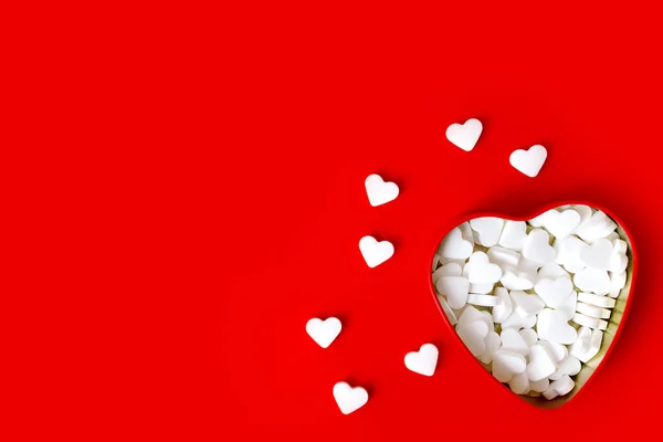 Сладкие конфеты в форме сердца, сладкое сердце — стоковое фото
