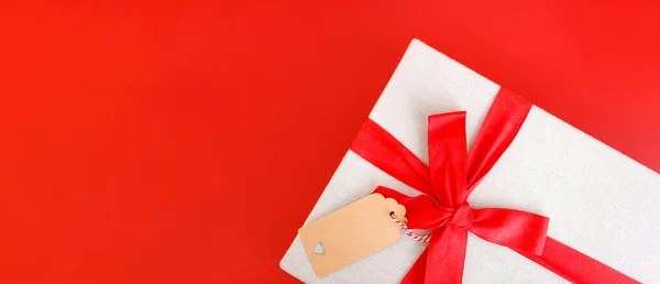 Red Banner Gift Box Tied Red Ribbons — Fotografia de Stock