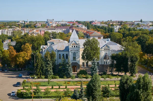 Chernihiv Bölgesel Evrensel Bilimsel Kütüphanesi adını V.G. Rus saldırısından önce Ukrayna 'da Korolenko
