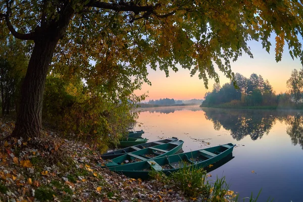 Старые Рыбацкие Лодки Озере Восходе Солнца Украине — стоковое фото