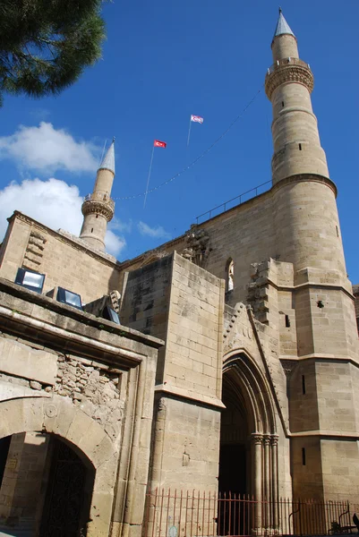 Eglise maintenant une mosquée — Photo