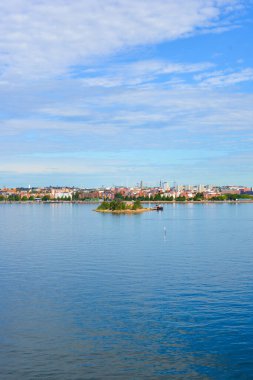 Helsinki 'deki Finlandiya Körfezi' nde Estonya ile Finlandiya arasındaki liman.