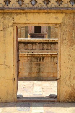 Gator Ki Chhatriyan 'daki kapı, Jaipur Rajasthan, Hindistan.