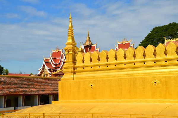 Luang Vientiane, Laos adındaki büyük altın stupa..
