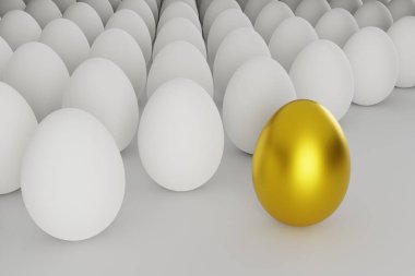 Bir dizi beyaz yumurta arasında altın yumurta
