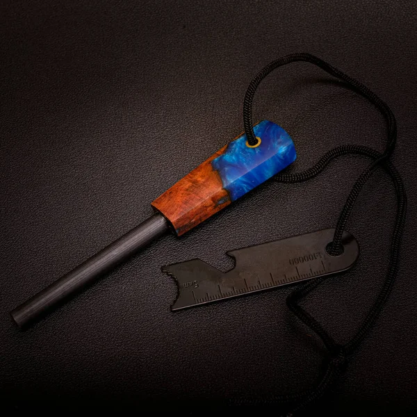 Инструмент Выживания Ferrocerium Flint Lighter Fire Starter Magnesium Rod — стоковое фото