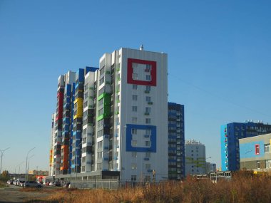 Yeni yerleşim alanları, renkli elementli evler Penza seti üzerinde, küçük bölge Sputnik