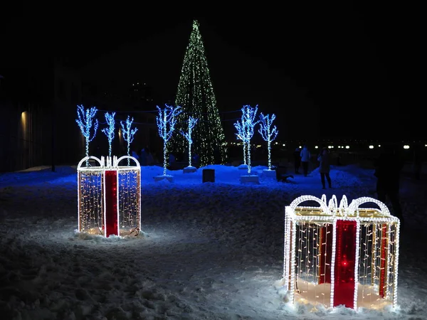 Christmas Luminous Decoration Shape Present Box Winter Street Night — Photo