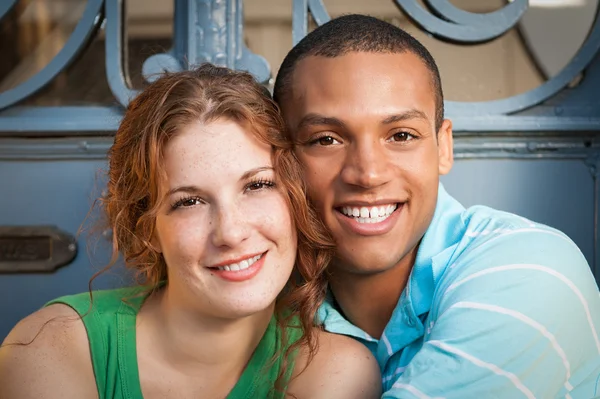 Cute multiracial couple — Stock Photo, Image