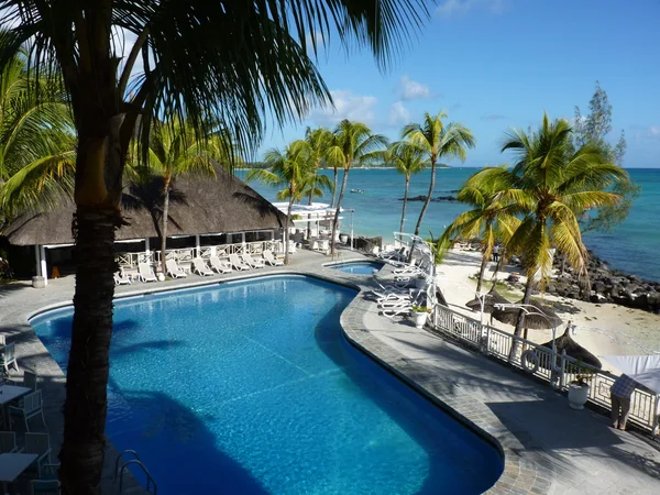 Poolside View Of Luxury Hotel — Stock Photo, Image