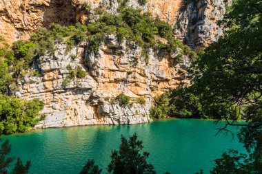 Sentier du garde canal, Quinson, Verdon lower gorge, lake Sainte Croix, Provence, Provence Alpes Cte d'Azur, France 
