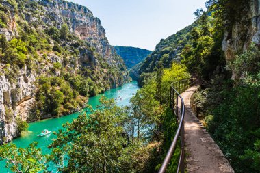Sentier du garde canal, Quinson, Verdon lower gorge, lake Sainte Croix, Provence, Provence Alpes Cte d'Azur, France 