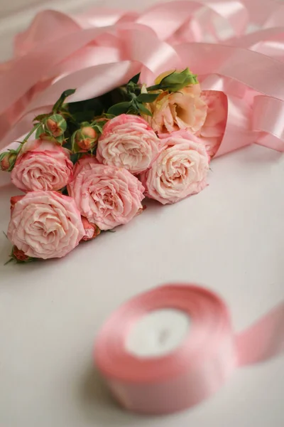 Аромат Розовых Мягких Роз — стоковое фото