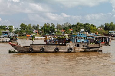 Can Tho, Mekong Delta, Vietnam - 25 Ekim 2012 Can Tho yakınlarındaki Mekong Delta 'da yüzen pazar