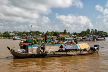 Can Tho, Mekong Delta, Vietnam - 25 Ekim 2012 Can Tho yakınlarındaki Mekong Delta 'da yüzen pazar