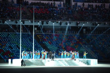 Soçi 2014 XXII Kış Olimpiyat Oyunları açılış tarihinde dövme performansını.