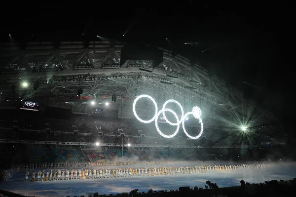 Wydajność artystów na otwarcie uroczystości Soczi 2014 xxii Zimowe Igrzyska Olimpijskie. — Zdjęcie stockowe
