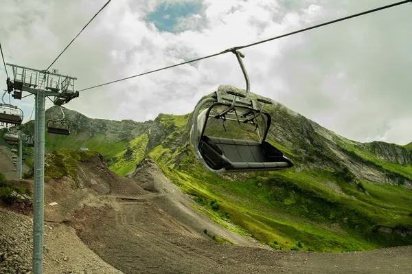 Chair lift in the mountains of Krasnaya Polyana (Russia, Sochi) — Stock Photo, Image