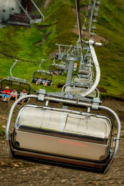 Chair lift in the mountains of Krasnaya Polyana (Russia, Sochi) — Stock Photo, Image