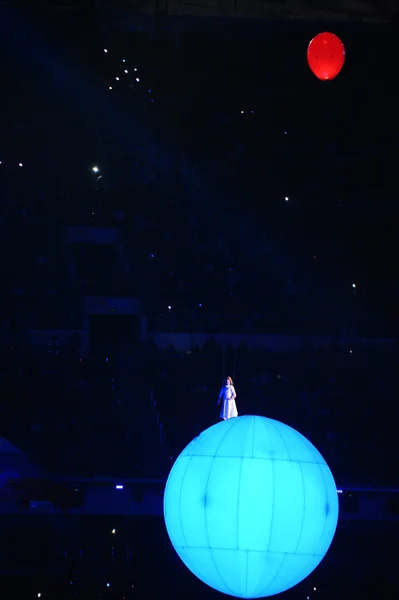 Performance artists on opening ceremony of Sochi 2014 XXII Olympic Winter Games. — Stock Photo, Image