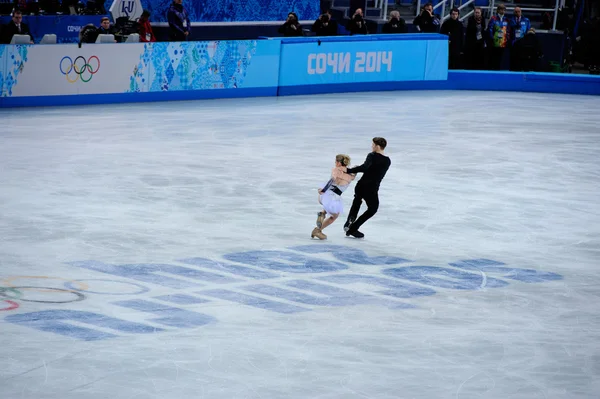 Pernelle Carron and Lloyd Jones at Sochi 2014 XXII Olympic Winter Games — Stock Photo, Image