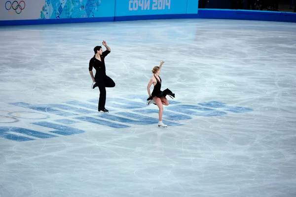 Кейтлин Уивер и Эндрю Поже на XXII зимних Олимпийских играх в Сочи — стоковое фото