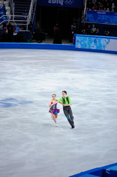 Danielle O'Brien and Greg Merriman  at Sochi 2014 XXII Olympic Winter Games — Stock Photo, Image