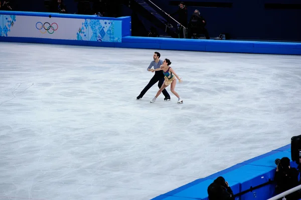 Сара Уртадо и Адриан Диас на XXII зимних Олимпийских играх в Сочи — стоковое фото