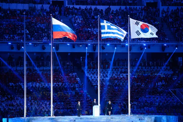 Flagi na ceremonii zamknięcia Soczi 2014 xxii Zimowe Igrzyska Olimpijskie. — Zdjęcie stockowe