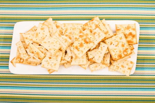 Cracker auf einem Teller — Stockfoto