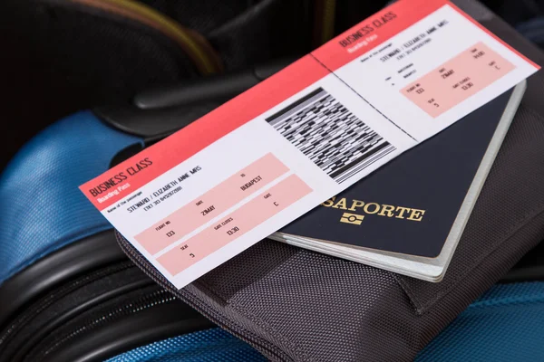 Airline ticket, passport and luggage — Stock Photo, Image