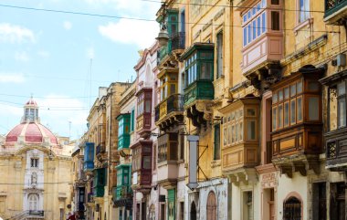 Cephe birgu içinde