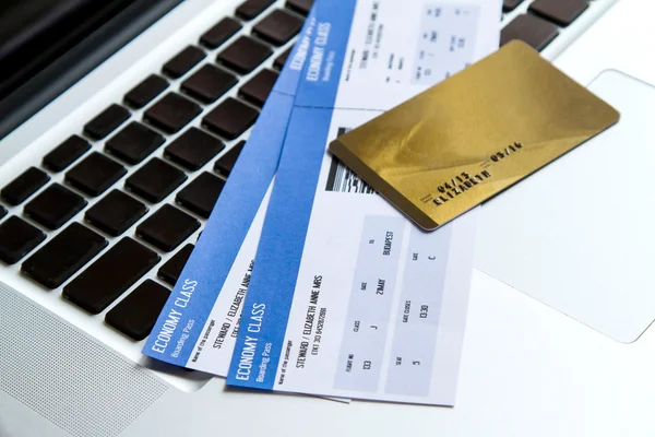Buying Airline tickets — Stock Photo, Image