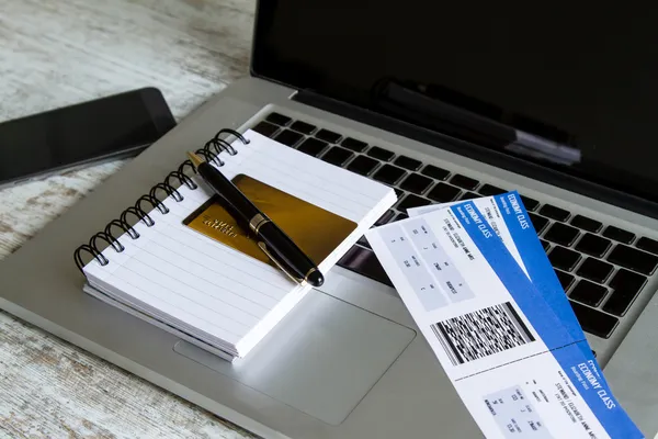 Buying Airline tickets — Stock Photo, Image