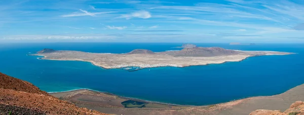 ランサローテ空港からラ gaciosa ビュー — ストック写真