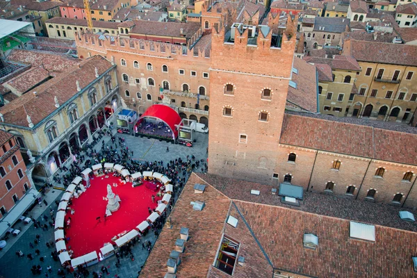 Vista panoramica di piazza dante, Verona — Foto Stock