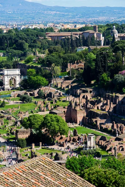 Panoramautsikt över gamla romerska ruiner — Stockfoto