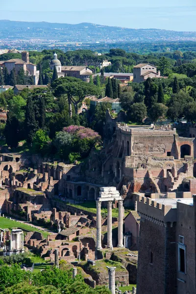 Panoramatický pohled na starověké římské ruiny — Stock fotografie