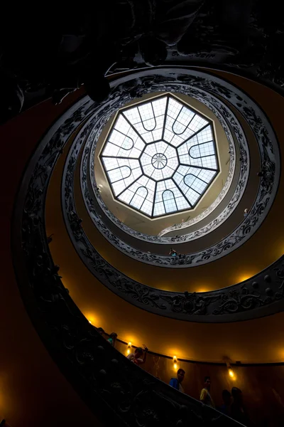 Spektakuläre Wendeltreppe — Stockfoto