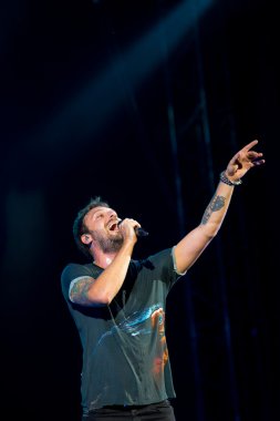 Cremonini, canlı arena'gerçekleştirir