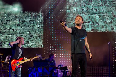 Cremonini, canlı arena'gerçekleştirir