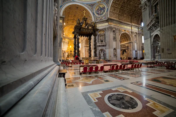 Oltáře baziliky svatého Petra v dome. — Stock fotografie