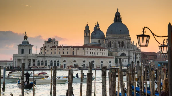 Büyük Kanal ve Bazilika Santa Maria della Salute, Venedik, İtalya — Stok fotoğraf