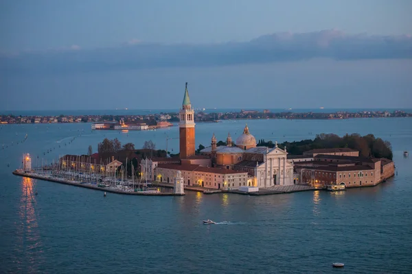 Benátská Laguna s loděmi a san giorgio maggiore letecký pohled — Stock fotografie