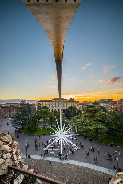 verona piazza sutyen salondan göster